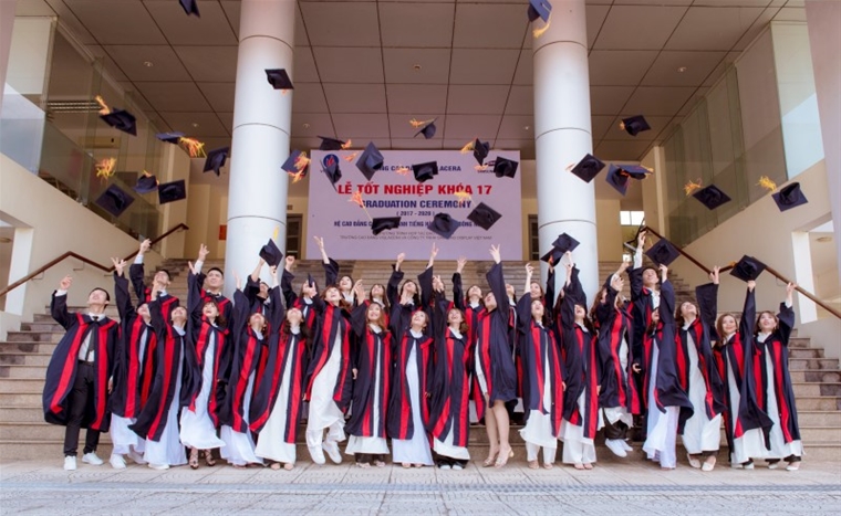 Trường Cao đẳng Viglacera tổ chức Lễ tốt nghiệp cho sinh viên khóa 17