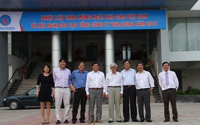 Qua bàn tay dìu dắt và dạy dỗ của người Thầy